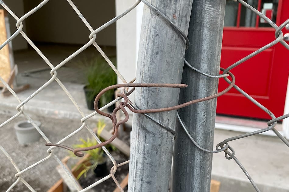 finger wire