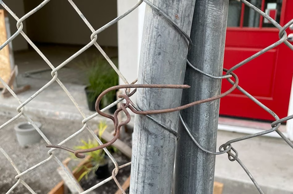 finger wire
