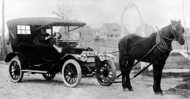 horse-vs-car-e1474257726436